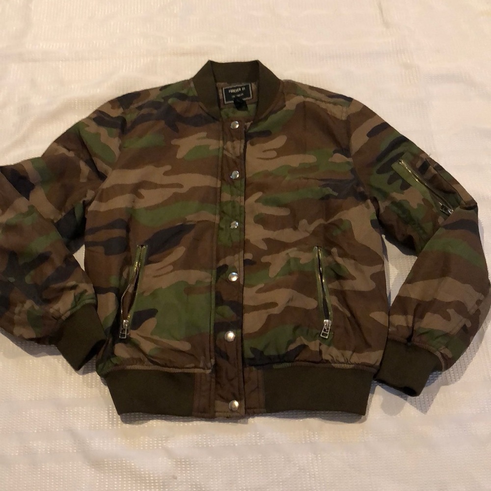 Forever 21 camo jacket size S